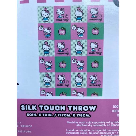 Hello Kitty Kawaii Throw Blanket – Soft Sanrio Apple Design – Pink & Green – - Picture 2 of 4